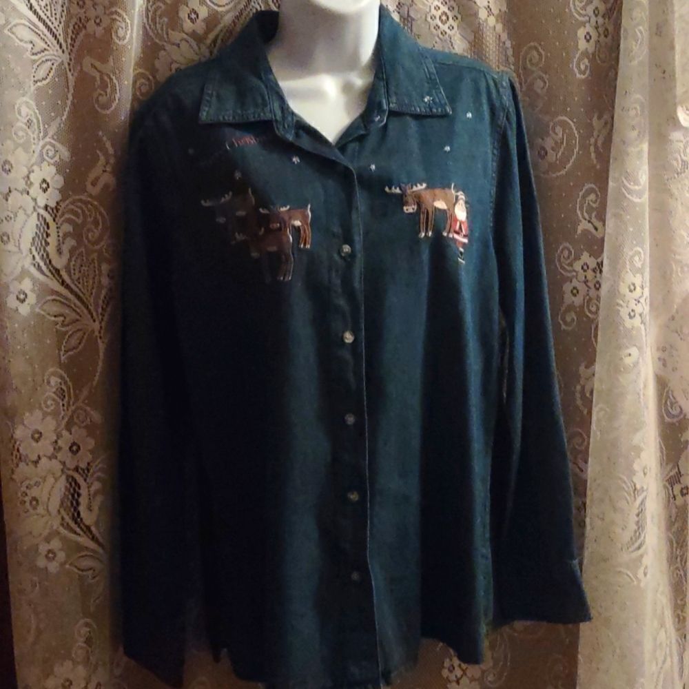 New‎ L S Denim Holiday Shirt Women's Size M Santa Reindeer Merry Christmas
